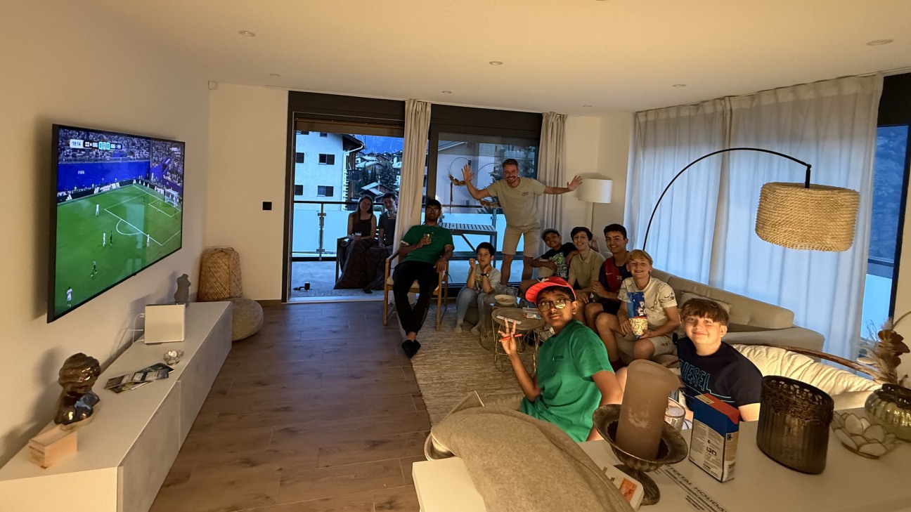 Seebacher schauen Fussball